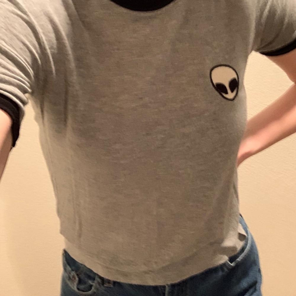 Alien cropped ringer tee